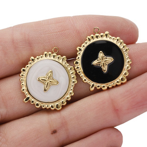 จี้รูปดาวเคลือบทอง 14k ทำจากสแตนเลส ประดับด้วยเคลือบสีขาวและสีดำ สำหรับทำเครื่องประดับ - Product Image 2