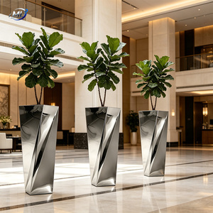 Pot de fleurs moderne en acier inoxydable pour hall d'hôtel avec design incurvé, couleur personnalisée - Product Image 2