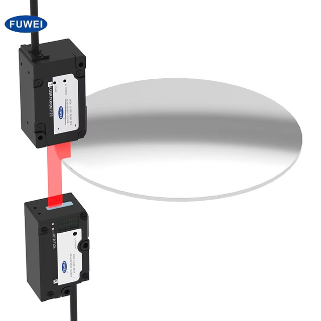 FUWEI CCD High Precision Linear Displacement Sensor FLM-50-RS485 Laser Triangulation Bolt Mounting High Sensitivity Diameter