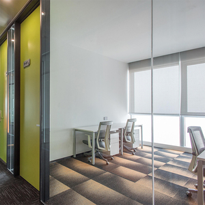 Poste de travail moderne à cadre en aluminium murs de <span class=keywords><strong>séparation</strong></span> clairs sans cadre cloisons modulaires en verre pour <span class=keywords><strong>bureau</strong></span> - Product Image 4
