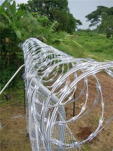 Fil de fer barbelé en spirale galvanisé, durable et écologique, <span class=keywords><strong>pour</strong></span> barrière de sécurité et d'isolation des limites urbaines municipales - Product Image 5