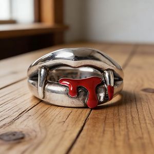 Anillo de Dedo Índice de Aleación con Diseño de Labios de Vampiro Vintage, Creativo y Personalizado, con Dientes de Vampiro y Lágrimas de Sangre, Estilo Exagerado y Apetecible, Abierto y Ajustable - Product Image 4