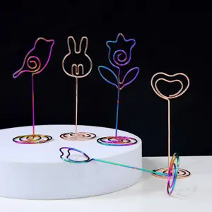 Regenboog Cartoon Ontwerp Tafel Nummer Naam Plaats Card Houders Stands Foto Memo Note Clips Bruiloft Verjaardagsfeestje Decoraties