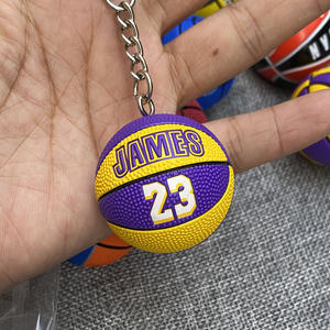 พวงกุญแจบาสเก็ตบอล โคบี้ เจมส์ เน็ต ร็อคเก็ต คลับ ทีม พิมพ์ลาย PVC บาสเก็ตบอลจิ๋ว ของที่ระลึกกีฬา ของขวัญ พวงกุญแจ - Product Image 4