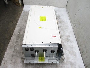 ตัวควบคุมความเร็วมอเตอร์ไฟฟ้ากระแสสลับ 3 เฟส 480V 267A ตัวแปลงความถี่ ACS800-04M-0260-5+H352 - Product Image 3