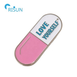 Píldora Creativa Corazón Forma Cardíaca Self Love Care Be Yourself Club Esmalte Lapel Pins Insignias Broches Custom Self Love Esmalte Pins - Product Image 5