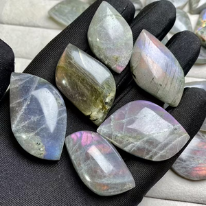 Labradorita Púrpura Natural con Destellos Iridiscentes, Cabujón Pulido en Forma de Hoja, Gema Suelta de Alta Calidad para Joyería DIY - Product Image 3