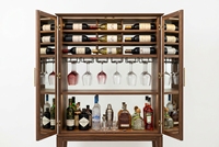 Meuble Bar Haut de Gamme avec Éclairage LED et Portes en Verre Fumé, Présentoir à Vin Moderne pour Salon avec Détails en Laiton