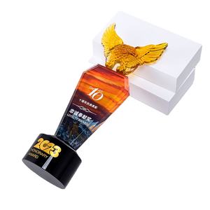 ईगल गोल्ड क्रिस्टल ट्रॉफी ब्लैक क्रिस्टल बेस सैंडब्लास्टड रंग के प्रिंटिंग रंग शील्ड योद्धा फेंग शुई पदक - Product Image 1