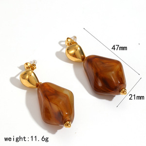 Boucles d'oreilles clous géométriques en résine, plaqué or 18 carats, acier inoxydable, élégantes, polyvalentes, inaltérables, bijoux de mode - Product Image 5