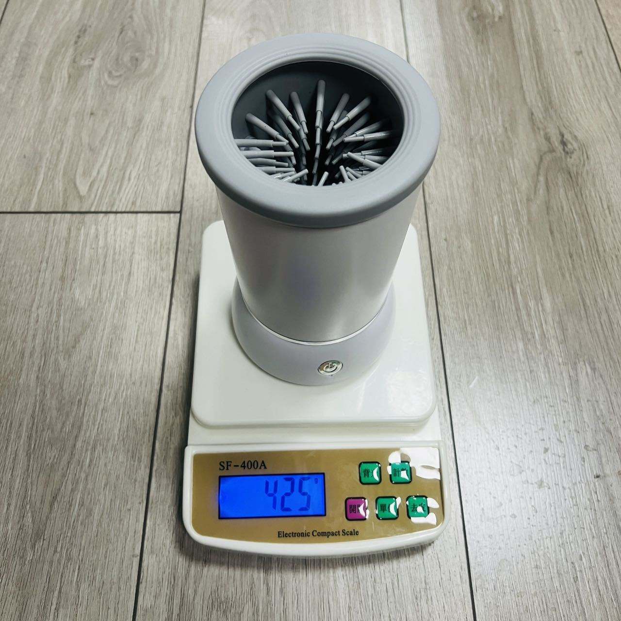 สีเทาอ่อน