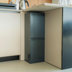 Mobiletto da Cucina in Acciaio Inox con 2 <span class=keywords><strong>Contenitori</strong></span> Estraibili <span class=keywords><strong>per</strong></span> Raccolta <span class=keywords><strong>Differenziata</strong></span>, Unità di Riciclaggio con Cestini Separati, Certificato BSCI - Product Image 2