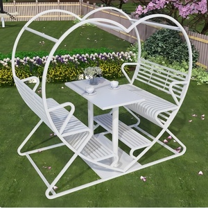 Ensemble de table et de chaises pour couple en plein air, meubles de <span class=keywords><strong>bistrot</strong></span> en métal en forme de cœur pour jardin, patio, hôtel, complexe hôtelier - Product Image 1