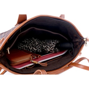 Bolsos de Mano de Cuero PU Grandes y Elegantes Hechos a Medida por Fabricantes de Bolsos para Mujer, Modelo 2026 - Product Image 6