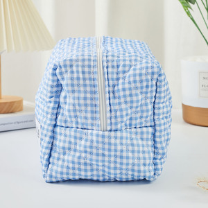Sac de maquillage de <span class=keywords><strong>voyage</strong></span> léger pour femmes en coton matelassé à carreaux bleus, petite trousse de maquillage florale mignonne, marque privée - Product Image 5