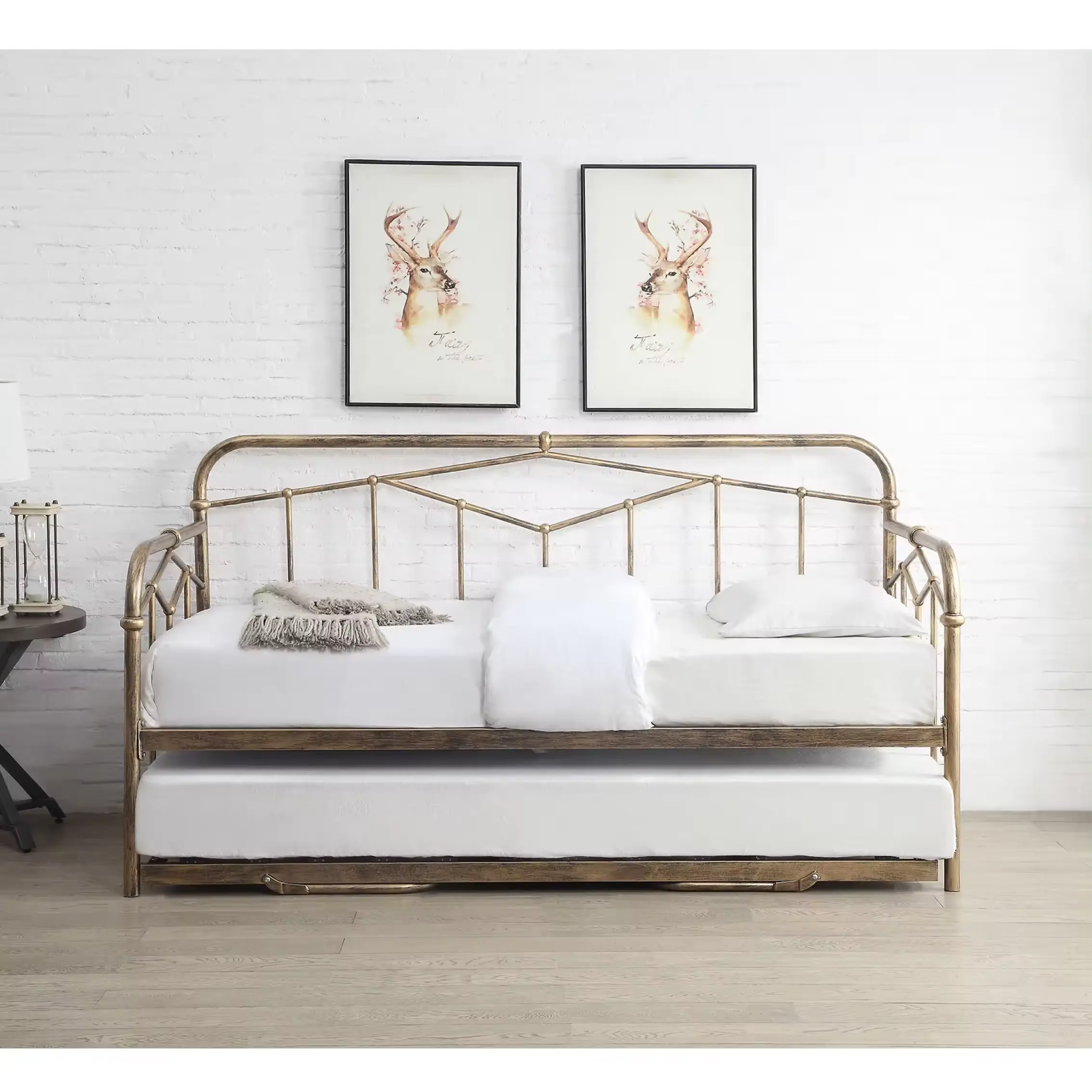 उच्च गुणवत्ता क्लासिक आधुनिक शैली एकल आकार काला कांस्य गढ़ा लोहे का सोफा बिस्तर कुंडल के साथ धातु बिस्तर