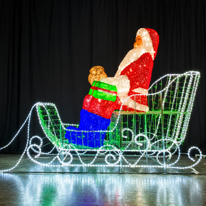 Grande Luge de Noël Lumineuse avec Rennes pour Décoration de Centres Commerciaux et Zones de Merchandising Saisonnier à Haute Visibilité - Product Image 6