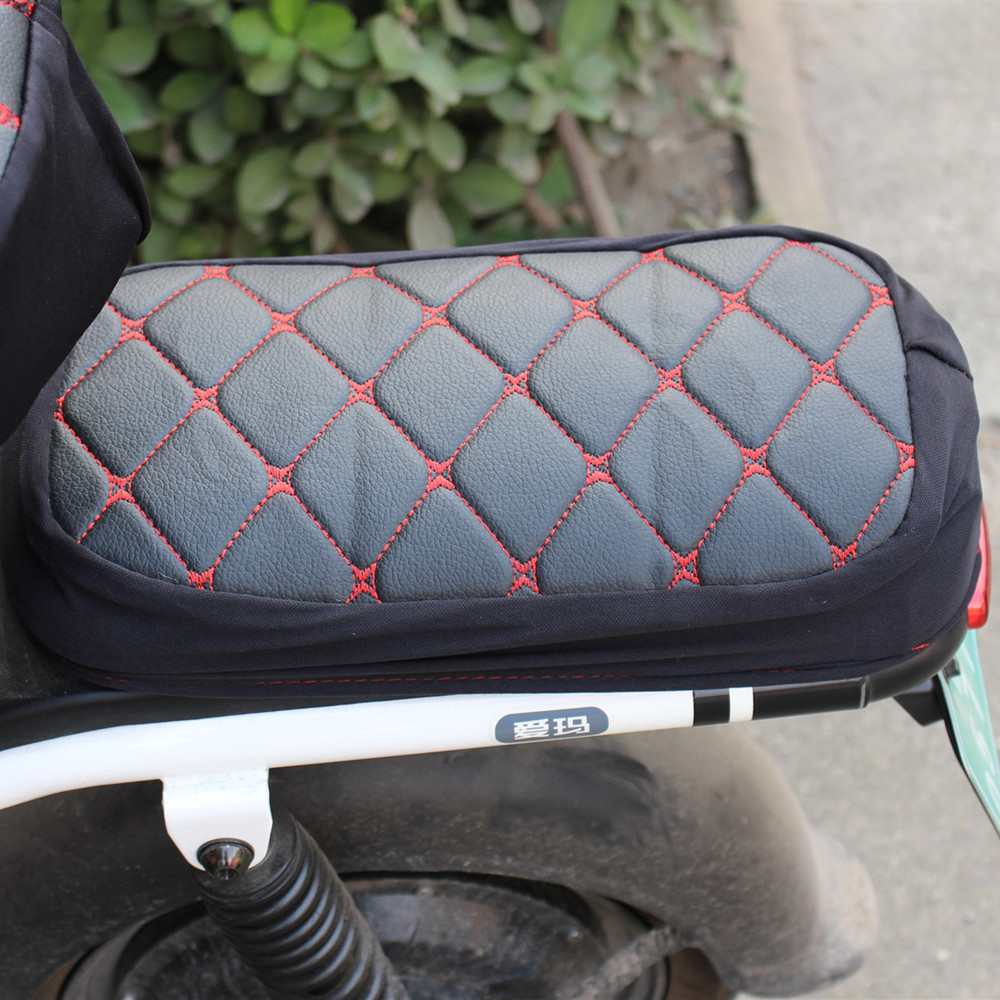 Black rear seats