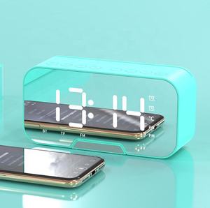 Haut-parleur BT miroir horloge de bureau numérique lumière LED bureau et table radio FM réveil électronique multifonctionnel <span class=keywords><strong>2023</strong></span> - Product Image 5