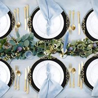 Assiettes de présentation dorées pour mariage, en plastique, rondes de 13 pouces, pour banquets et dîners, sous-assiettes vintage à bord floral gaufré