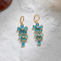 Anting Gantung Bunga Berlapis Emas HOYA untuk Wanita, Perhiasan Elegan Model Chandelier dengan Zirkonia Kubik, Setting Cakar, Trendi dan Modis