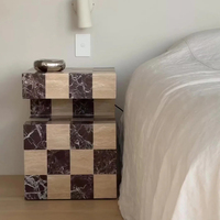 Table d'appoint Cammy Stone en travertin naturel et marbre Rosa Levanto, motif damier, pour salons, chambres et appartements