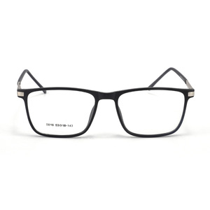 <span class=keywords><strong>Monture</strong></span> Optique Métallique Rétro Vintage en Gros pour Hommes, <span class=keywords><strong>Lunettes</strong></span> Carrées <span class=keywords><strong>à</strong></span> <span class=keywords><strong>Monture</strong></span> Complète, Style Designer <span class=keywords><strong>de</strong></span> Luxe pour Usage Quotidien - Product Image 3