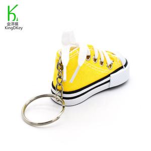 LLavero de lona personalizado para zapatillas, Mini zapato de lona 3D, llavero para zapatillas - Product Image 2