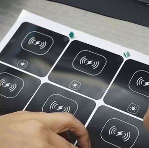 Artesanías Acrílicas Personalizadas de China, Corte CNC, Serigrafía, Adhesivos Personalizados para Lentes de PC - Product Image 1