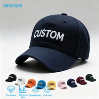 Gorra de béisbol al por mayor, ligera y plegable, con insignia metálica bordada en relieve, costuras impecables y panel frontal de espuma estampado.