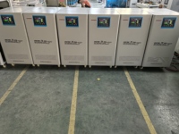 Régulateur de tension automatique (AVR) triphasé 380V à servomoteur, stabilisateur de tension SVC en cuivre 50 kVA 20 kVA