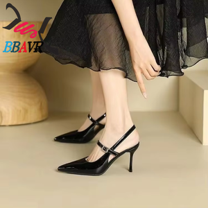 Sandales d'été bordeaux pour femme, style Baotou, sexy, à talon aiguille pointu, avec design ajouré à l'arrière, pour l'extérieur, rehaussant la silhouette - Product Image 2