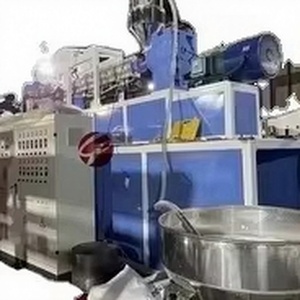 POE TPE PP PE Polymer-Matratzen-Kissen-Produktionslinie Einschneckenextruder Motorgetrieben JULIDE Einfache Bedienung 300-400kg/h - Product Image 1