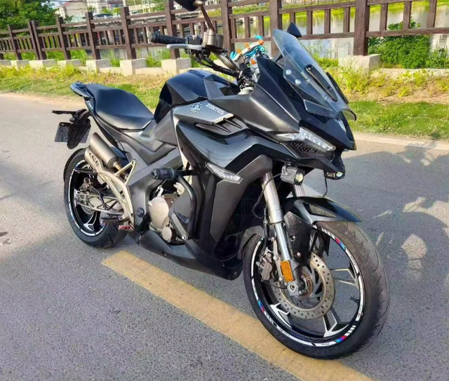 Hot Sale ZONTES 310X 310cc Single Cylinder Water Cooled Suitable for Beginners Ideal for Daily Commuting Luxury Gas Motorcycle
