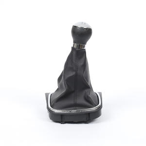 Couvercle de levier de vitesse en cuir pour Volkswagen Sagitar, 5 ou 6 vitesses, transmission manuelle, noir avec surpiqûres rouges - Product Image 4