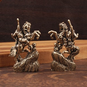 Juego de Figuras de Guan Gong en Latón, 3 Piezas, Hechas a Mano, Adorno de Mesa, Escultura - Product Image 3