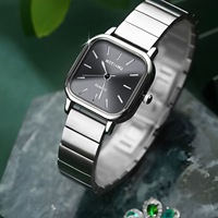 Montre à quartz carrée de luxe pour femme, logo personnalisé, bracelet en acier inoxydable, résistante à l'eau, prix de gros usine