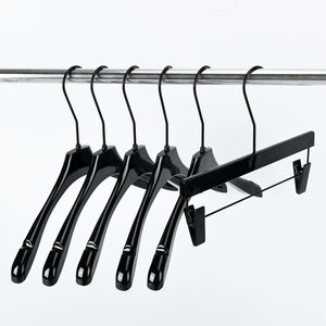 ชุดไม้แขวนเสื้อพลาสติกอะคริลิคสีดำสำหรับเด็ก - Product Image 1