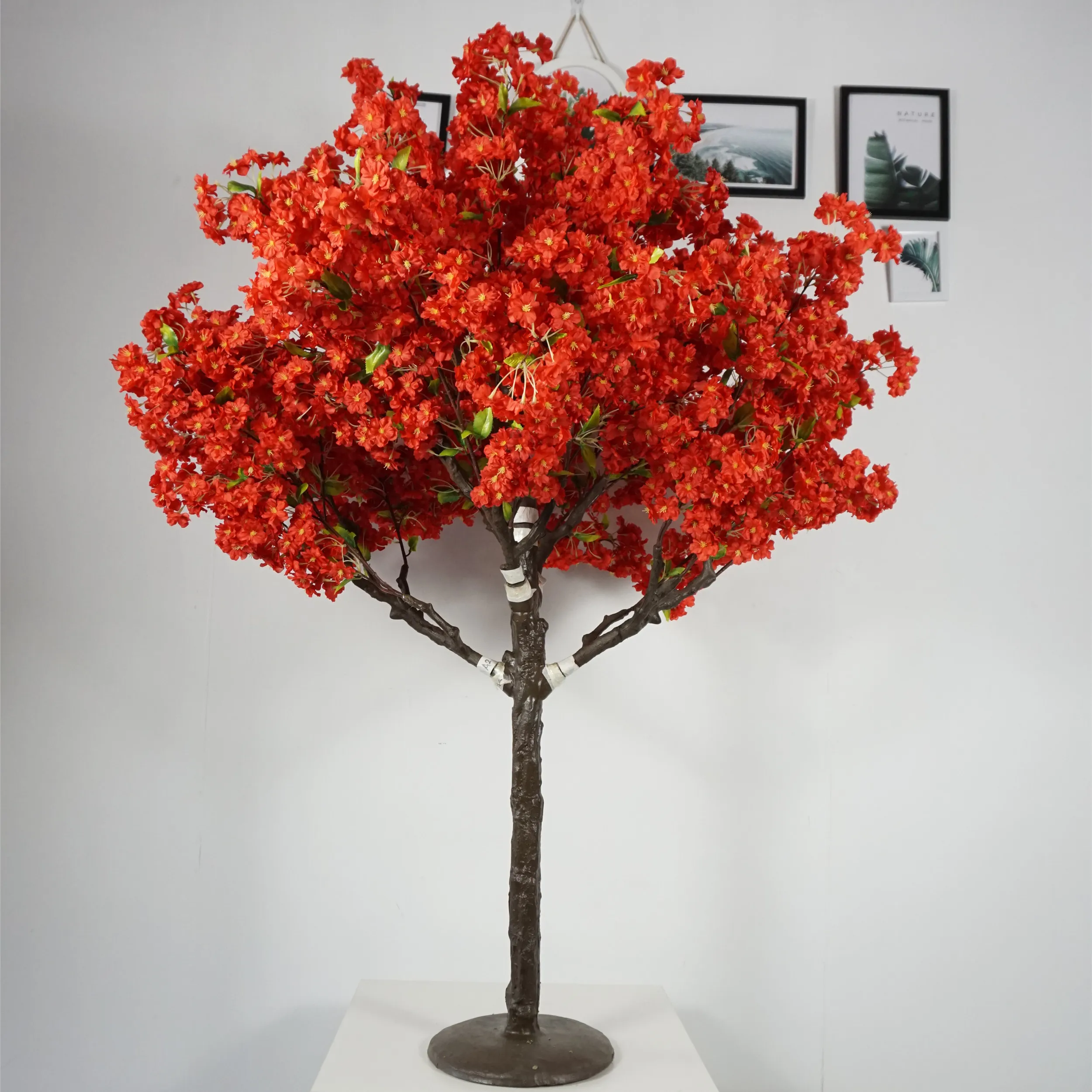 Centerpiece 150cm आउटडोर रोशन उच्च गुणवत्ता सफेद दीवार 4ft खिलना शाखाओं फूल पेड़ कृत्रिम यूवी लाल चेरी खिलना ले