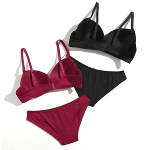 Conjunto de lencería sexy para mujer: sujetador con cierre trasero y bragas a juego - Product Image 5