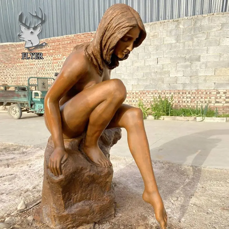 تمثال حريمي عارية أوروبي تمثال حريمي مثير بالحجم الطبيعي بتصميم روماني تمثال فتاة عارية من البرونز