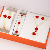 Pendientes de Cinco Pétalos, Anillo de Trébol de Cinco Hojas, Pulsera, Collar - Juego de Cinco Piezas, Juego Decorativo de Flores de Cinco Hojas para Mujer