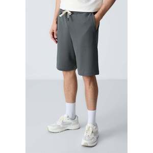 Short basique pour homme Air Jones en mélange de coton kaki, coupe standard – Short d'été décontracté, épais, doux et texturé pour un usage quotidien - Product Image 3