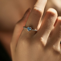 Bague fine ouverte réglable en argent sterling 925 vintage avec zircon bleu en forme de cœur et motif corde torsadée