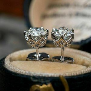 Orecchini a perno classici a sei punte da donna, eleganti e scintillanti, rotondi, per matrimonio e uso quotidiano - Product Image 2