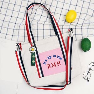 Nouveau style, sac à bandoulière en coton imprimé personnalisé, simple et tendance, pour étudiant, avec lettres brodées, sac fourre-tout en toile avec fermeture éclair - Product Image 1