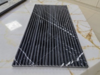 Panneaux de carrelage cannelé en marbre noir Nero Marquina 305x610x18mm pour murs intérieurs et cheminées