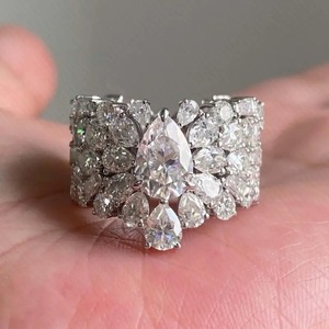 Anello dal Design a Goccia Elegante per Donne - Product Image 1