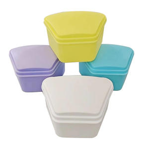 กล่องเก็บฟันปลอม/รีเทนเนอร์/เครื่องมือจัดฟัน รูปทรงสี่เหลี่ยมคางหมู สีสันสดใส - อุปกรณ์เสริมสำหรับการรักษาทางช่องปาก - Product Image 4