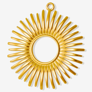 Pendentif soleil en acier inoxydable plaqué or, breloque pour la fabrication de bijoux DIY - Product Image 1